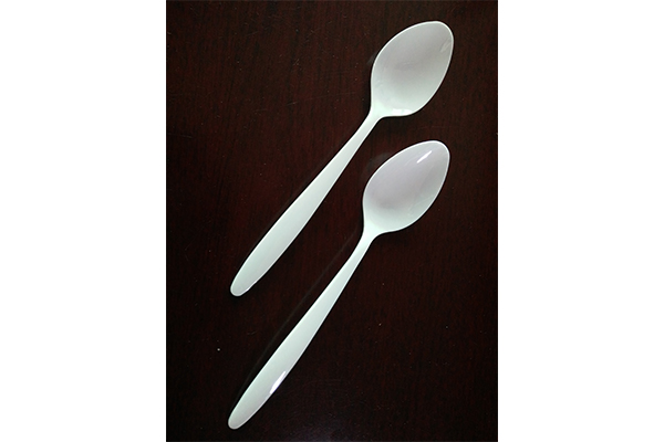 Compared with traditional metal spoons, in which specific areas does ceramic spoon show superior application value?